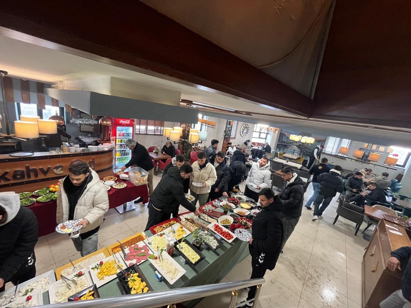 Kahve Evi Sahibi Evren Uzgur’dan Kars 36 Spor’a Anlamlı Destek