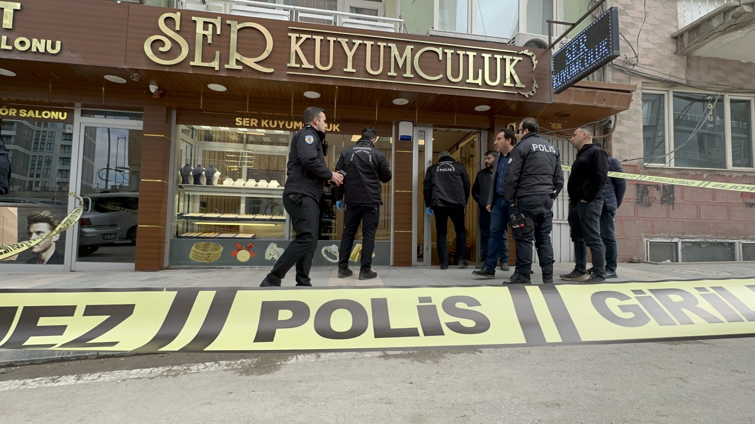 Malatya’da kuyumcuda yaşanan silahlı soygun