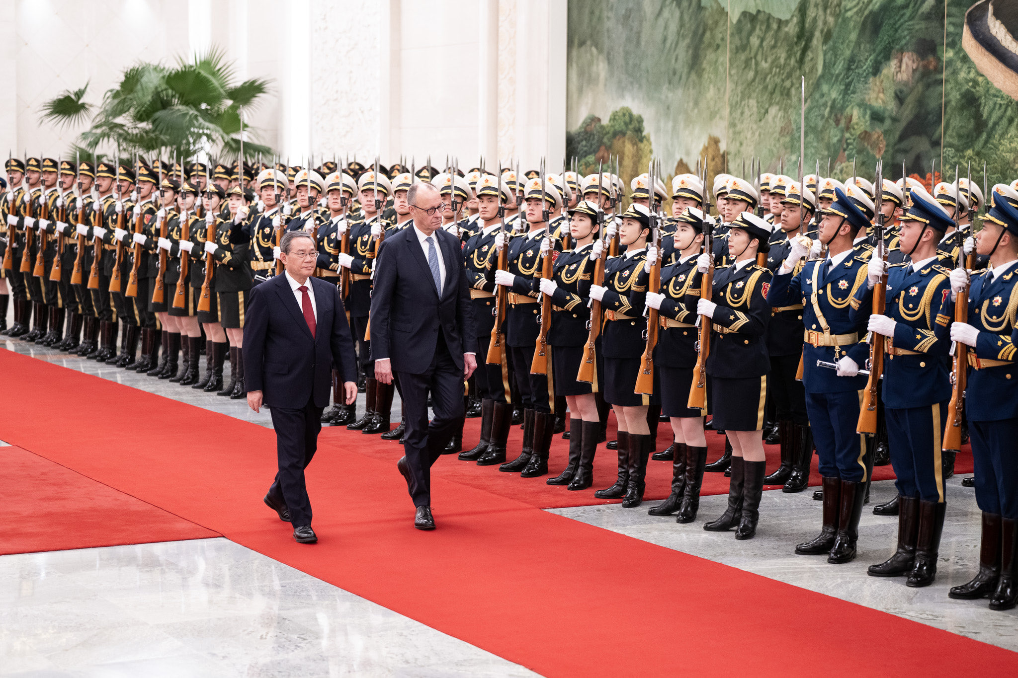 Almanya Başbakanı Friedrich Merz’in Çin Ziyareti Başladı: İlk Durak Pekin