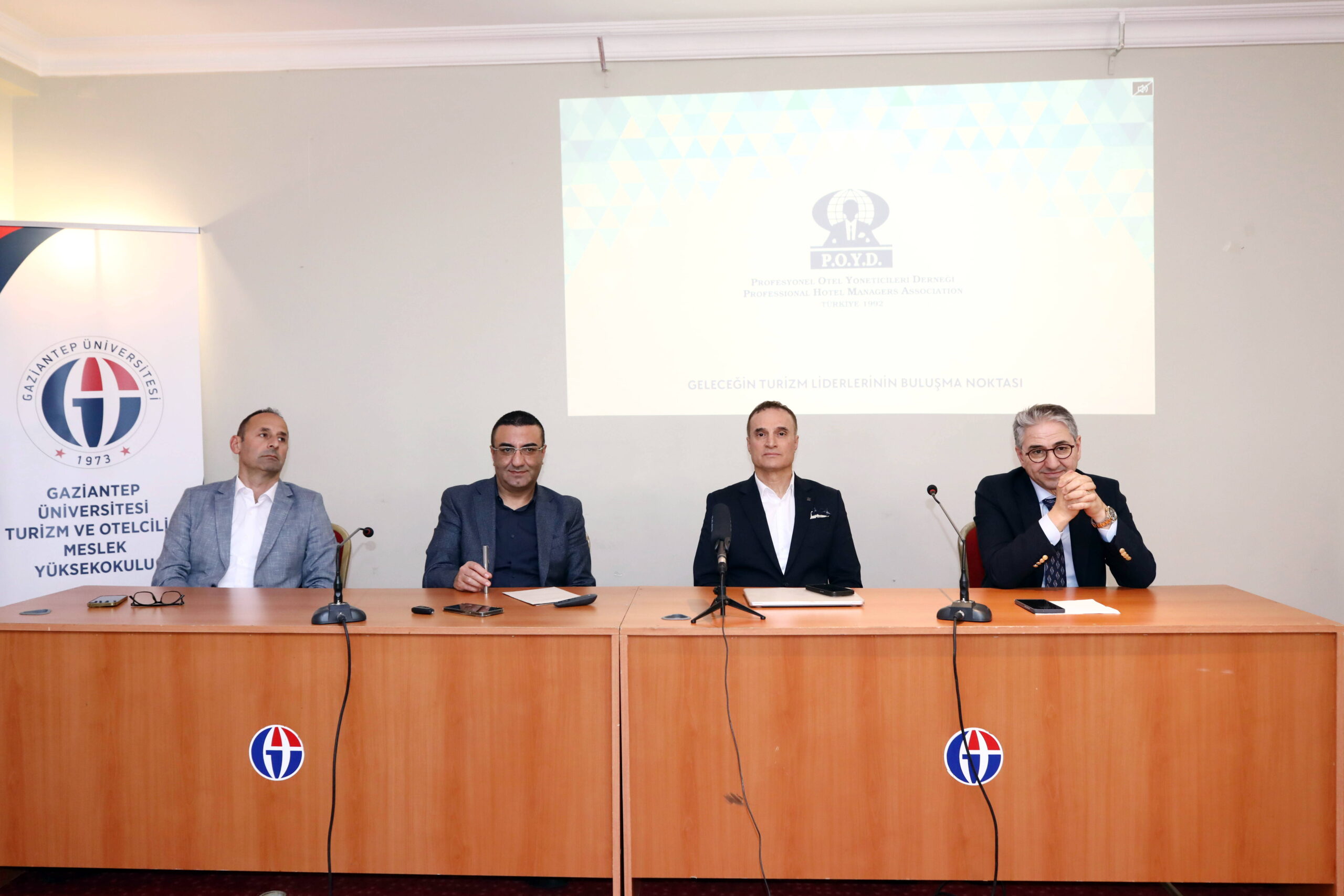 GAÜN’de Turizmde Gelecek Benim” Paneli Yoğun İlgi Gördü!