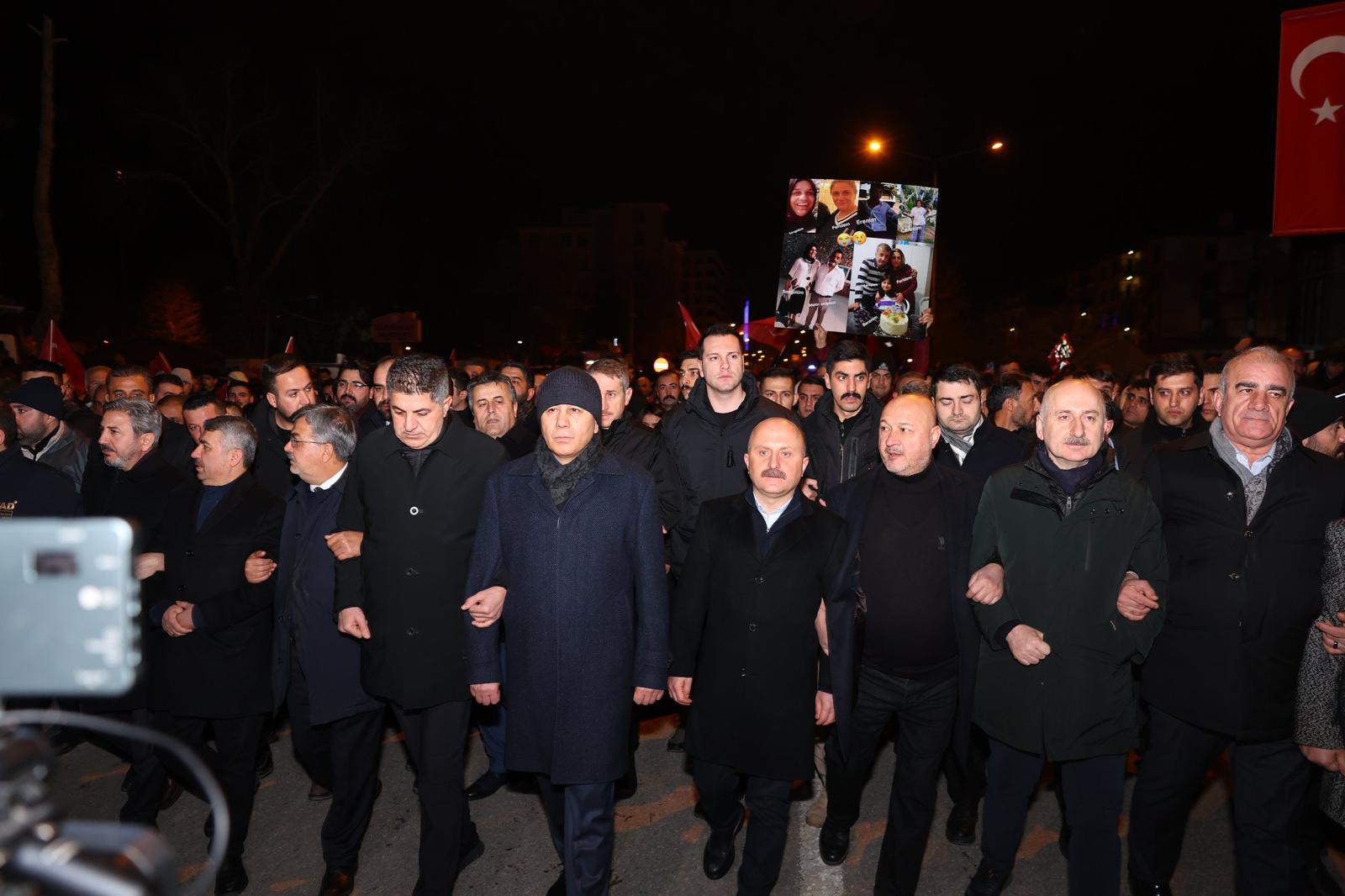 Adıyaman’da “Sessiz Yürüyüş”: Asrın Felaketi’nin 3. Yılında Binler Deprem Şehitleri İçin Buluştu