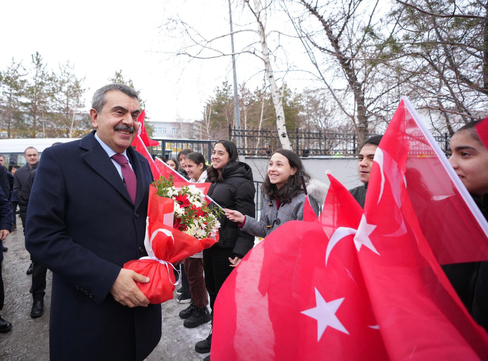 Bakan Tekin Erzurum’da Hayırsever Tarafından Yaptırılan Okulun Açılışını Gerçekleştirdi