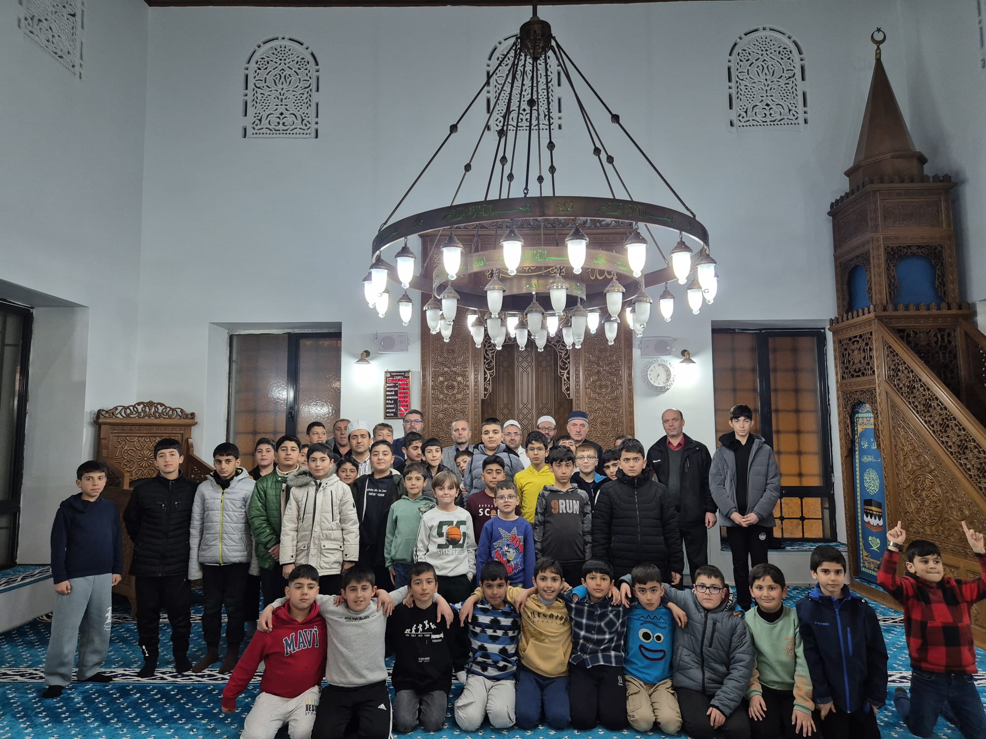 Bitlis’te TOKİ 5. Etap Camii’nde Geleneksel Çocuk İftarı Coşkusu