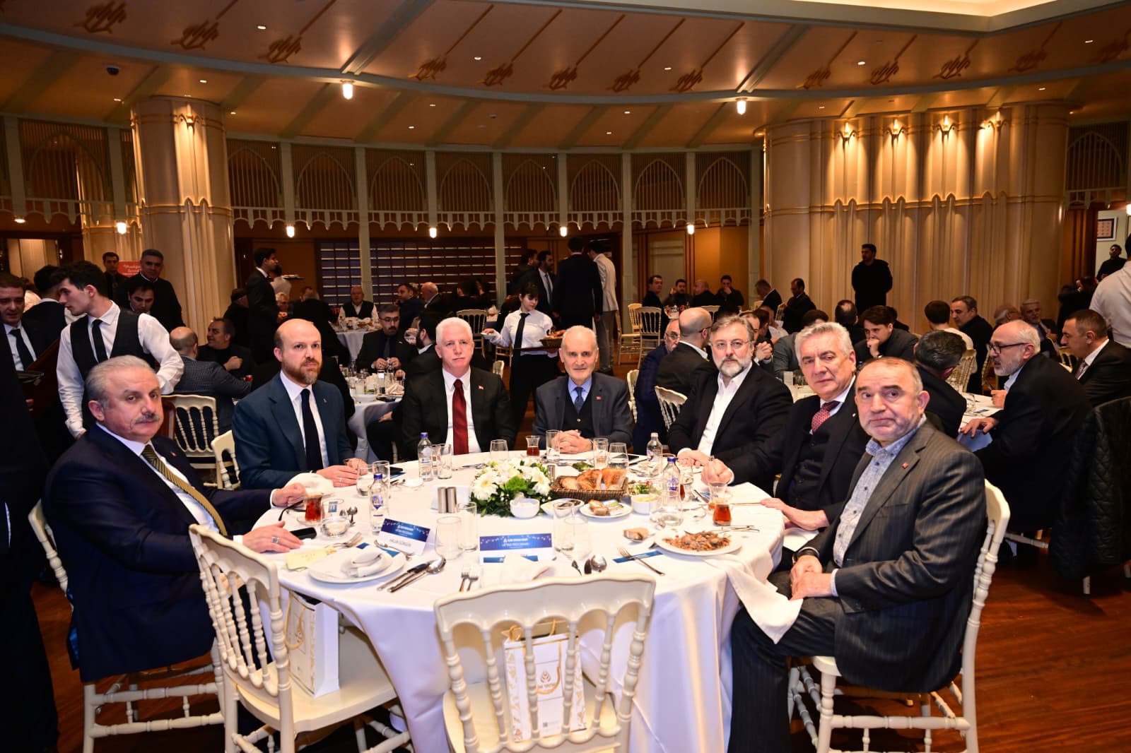 İlim Yayma Vakfı İftar Programı Gerçekleştirildi