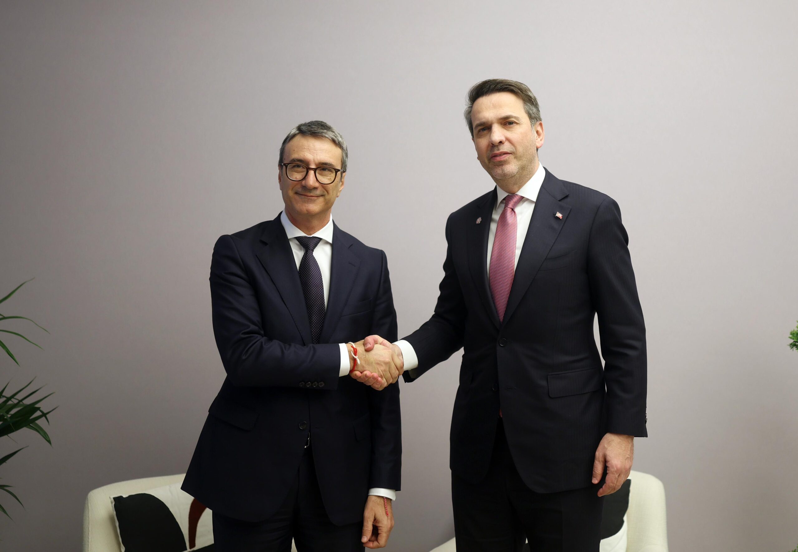 Bakan Bayraktar’dan Paris’te Nükleer Diplomasi Çıkarması: Kritik Görüşmeler Gerçekleştirildi