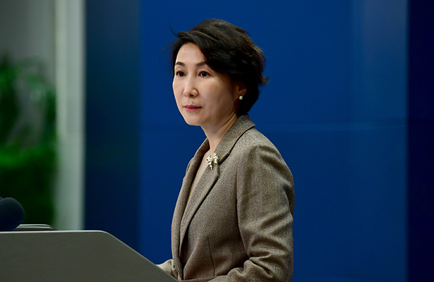 Çin’den Hürmüz Boğazı Açıklaması: Üç Konteyner Gemisi Geçiş Yaptı