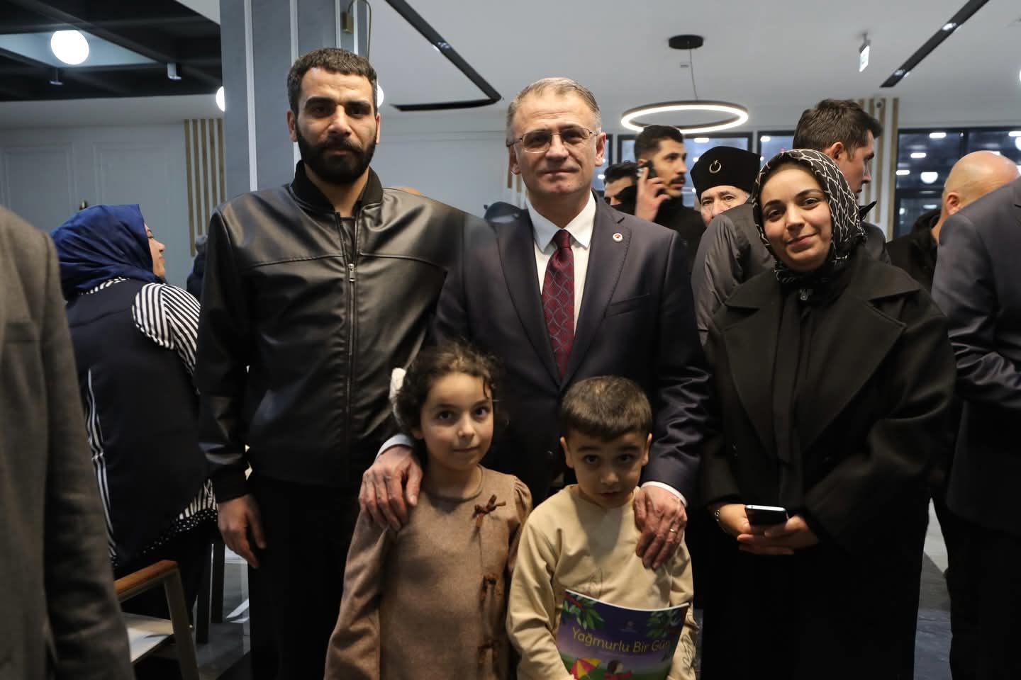 Van Valisi Ozan Balcı, 18