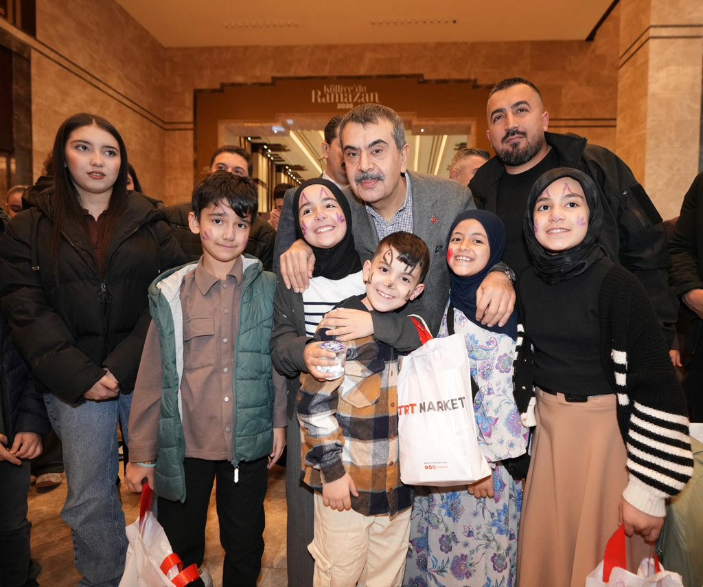 Milli Eğitim Bakanı Yusuf Tekin Külliye’de Ramazan Etkinliklerine Katıldı