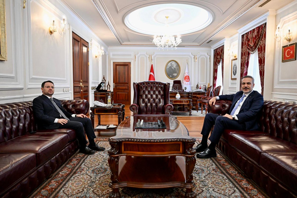 Dışişleri Bakanı Hakan Fidan, Adalet Bakanı Akın Gürlek’i Bakanlıkta Ziyaret Etti,