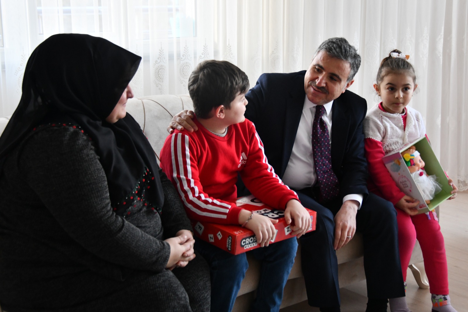 Vali Cevdet Atay’dan Şehit Ailesine Vefa Ziyareti