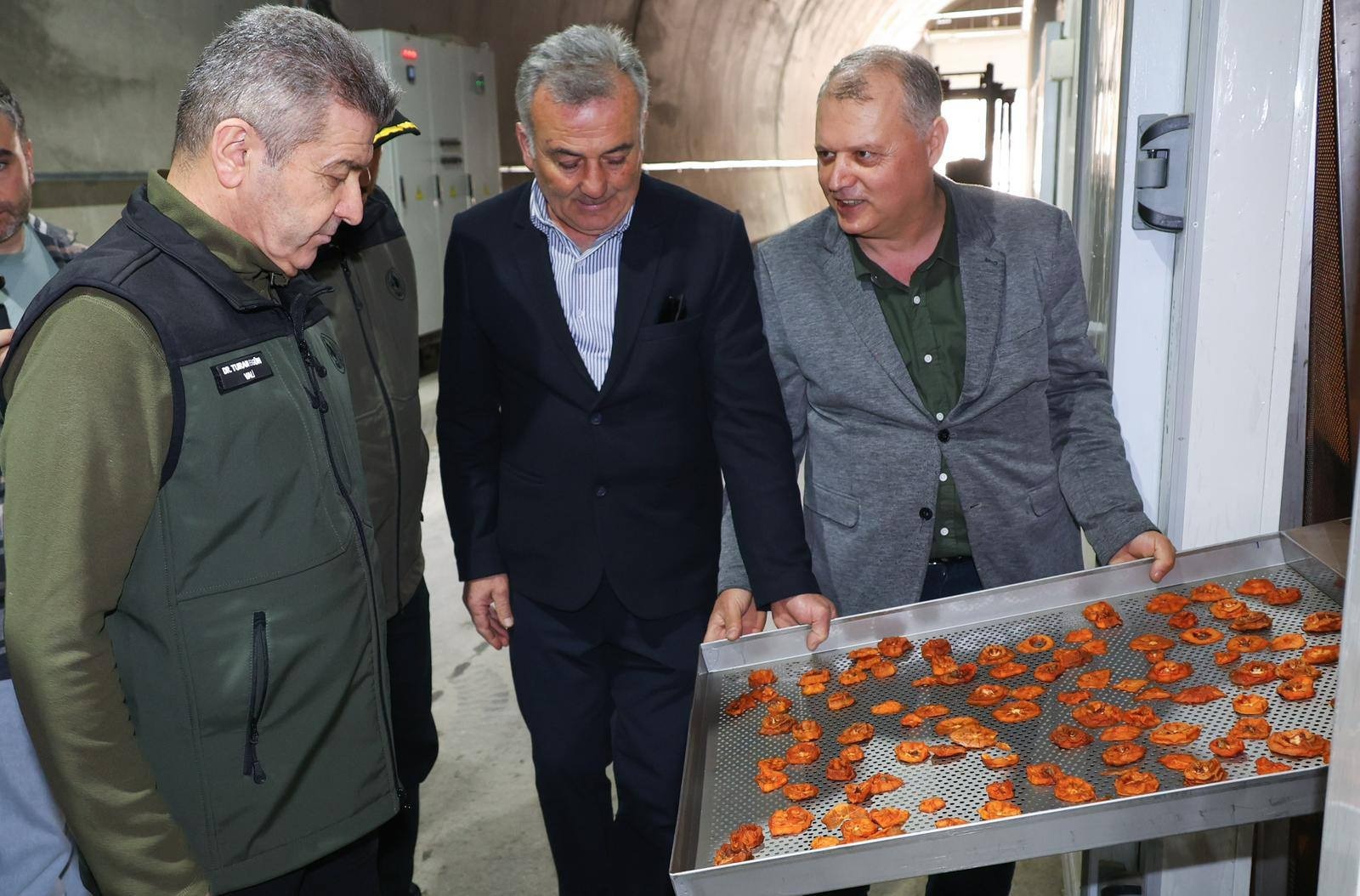 Artvin Valisi Turan Ergün Mantar Üretim Tesisini İnceledi