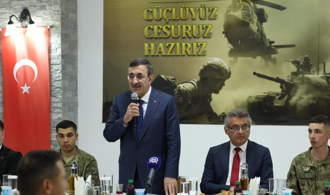 Cevdet Yılmaz KKTC’de Mehmetçik İle İftarda Buluştu Cumhurbaşkanı Yardımcısı Yılmaz Kıbrıs’ta