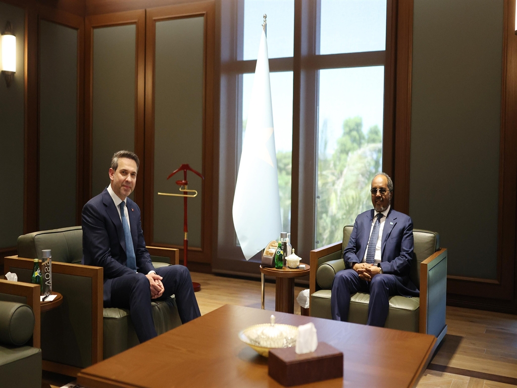 Bakan Bayraktar Somali’de: Çağrı Bey Gemisi ile Derin Deniz Sondajı Başlıyor