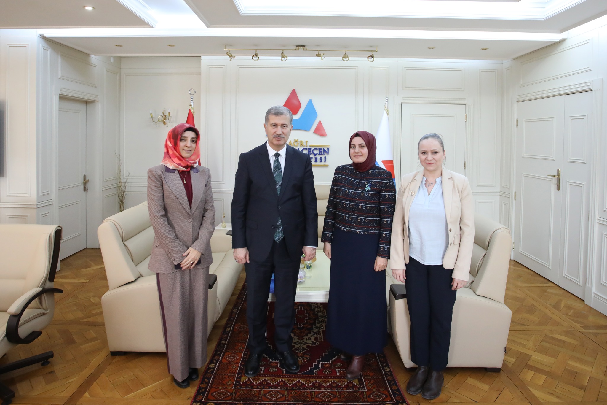 Servet Arslan/AĞRI-TEKHA AİÇÜ Rektörü Prof.