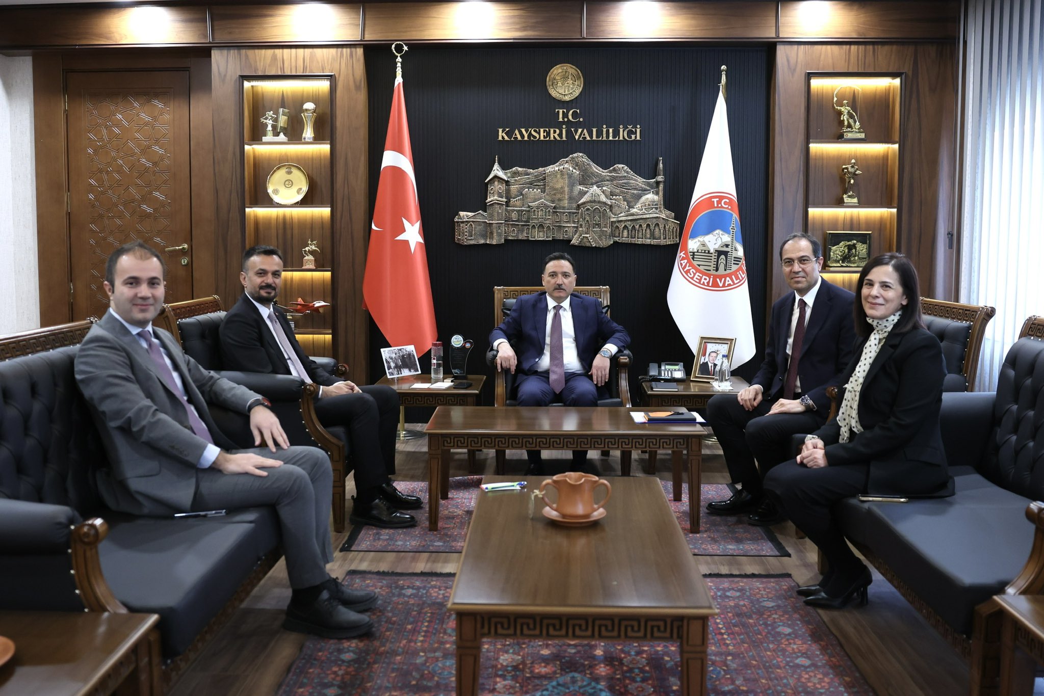 Vali Gökmen Çiçek’ten AKİB Heyeti ve Kurum Müdürlerine Kabul