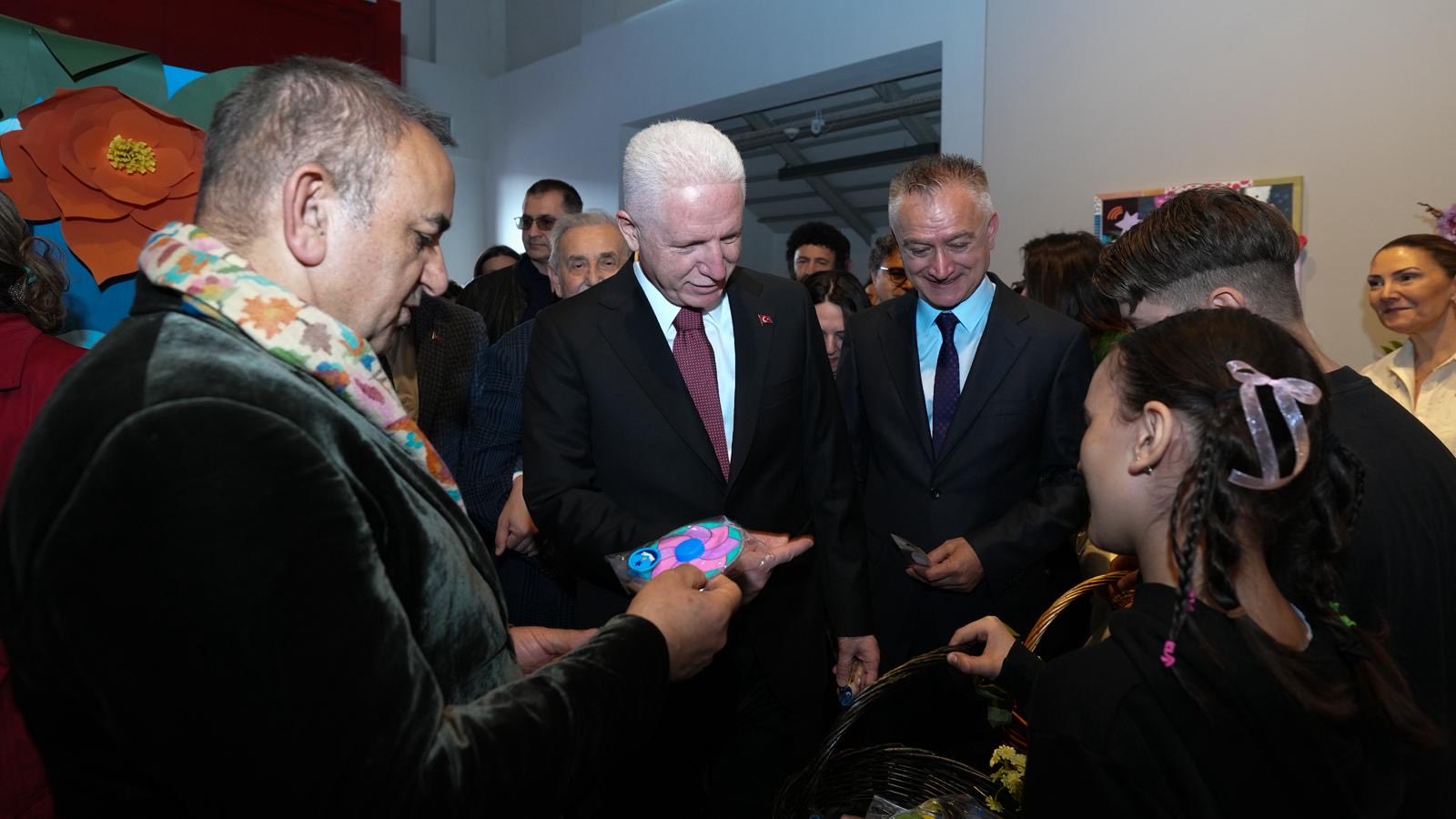 Vali Davut Gül, Heritage İstanbul ve Çocuk ve Gençlik Sanat Bienali’ne Katıldı