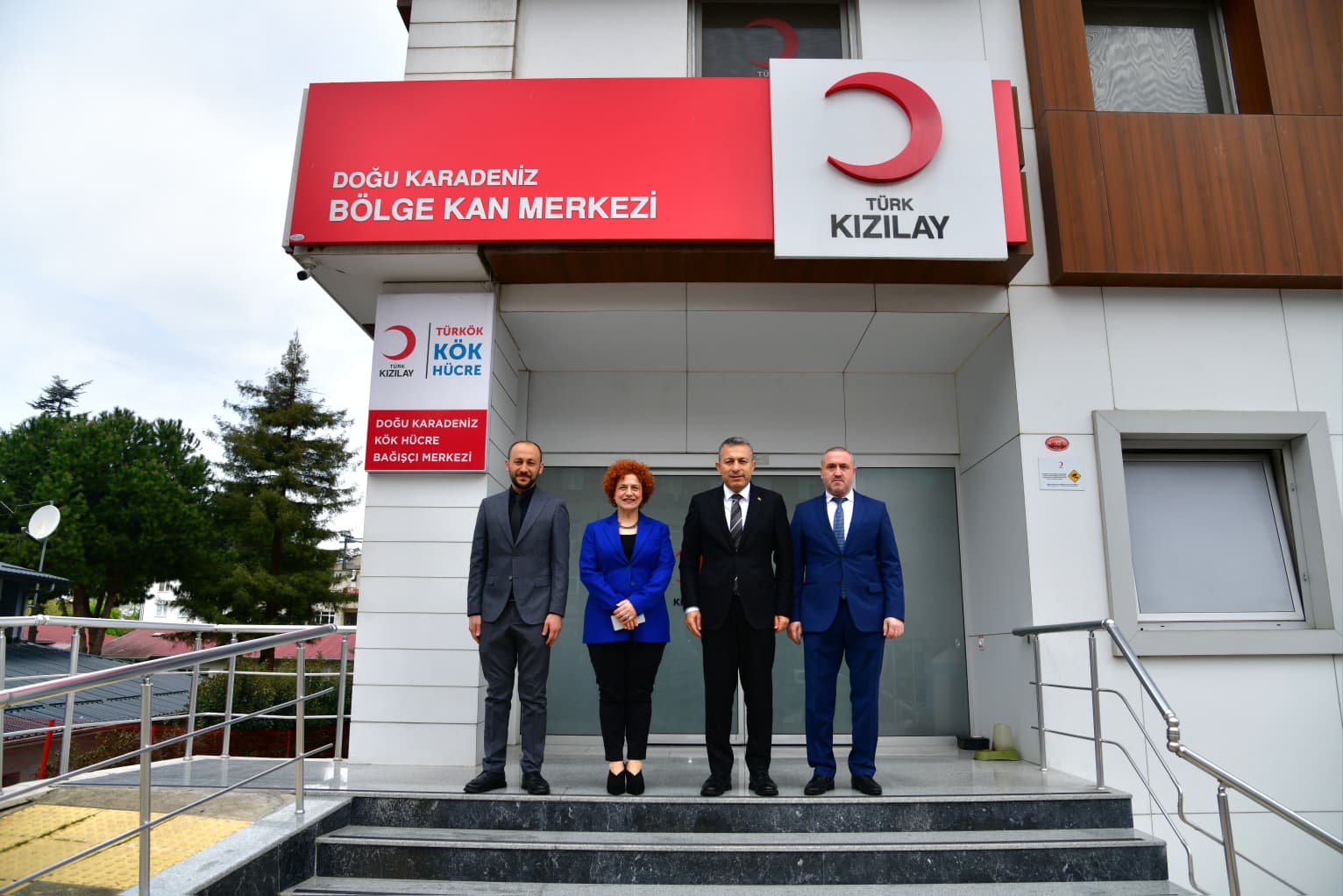 Trabzon’da Sağlık ve Taziye Mesaisi: Bölge Kan Merkezi Ziyareti ve Cenaze Töreni