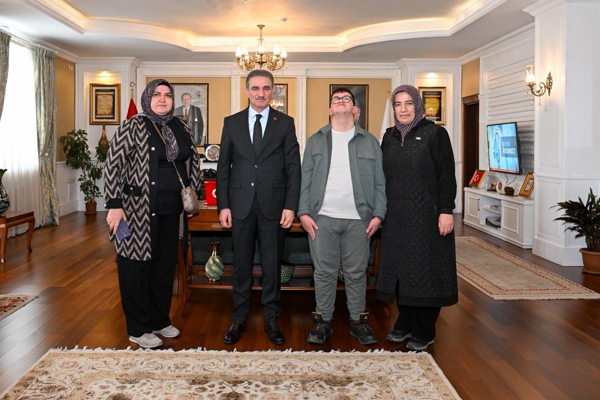 Erzurum Valisi Aydın Baruş, Özel Gereksinimli Bireyleri Makamında Ağırladı
