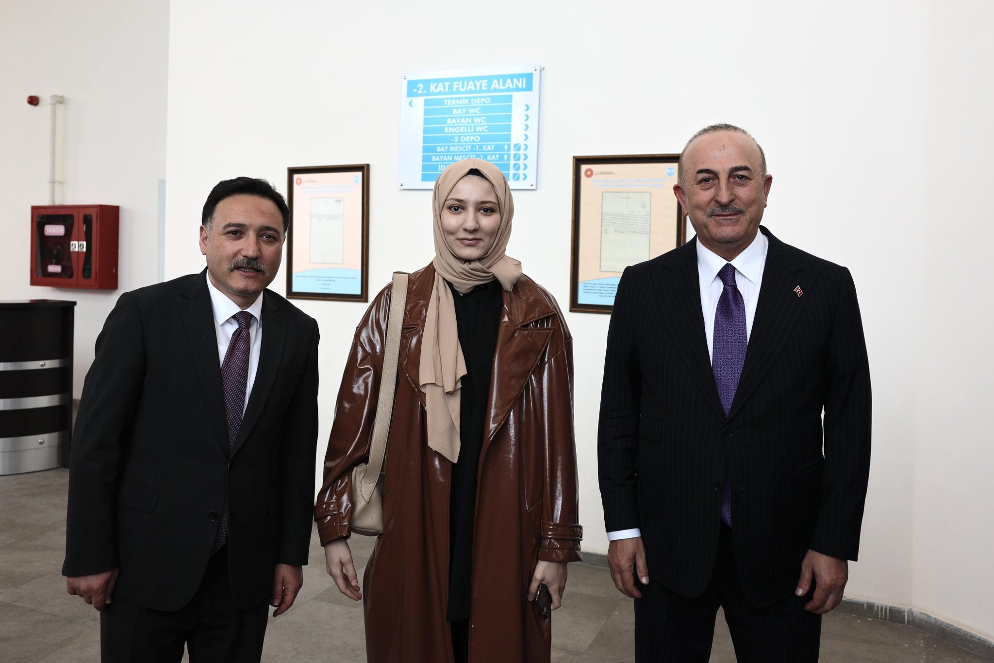 Kayseri’de “İhtisas Akademi” Heyecanı: Mevlüt Çavuşoğlu Gençlerle Buluştu