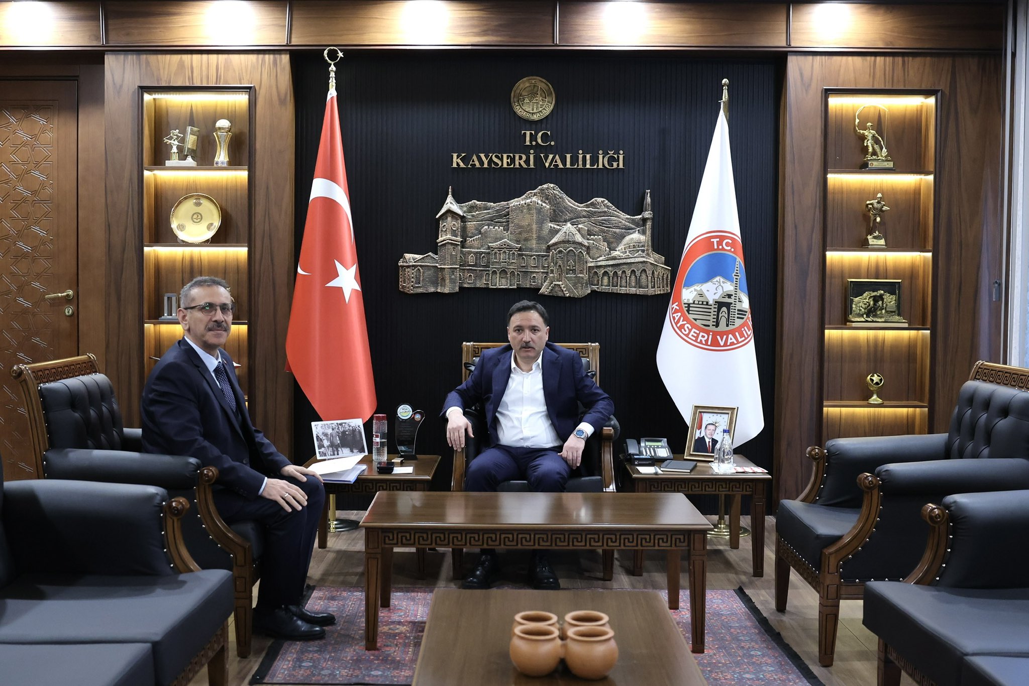 Vali Gökmen Çiçek’e Makamında Ziyaret Trafiği