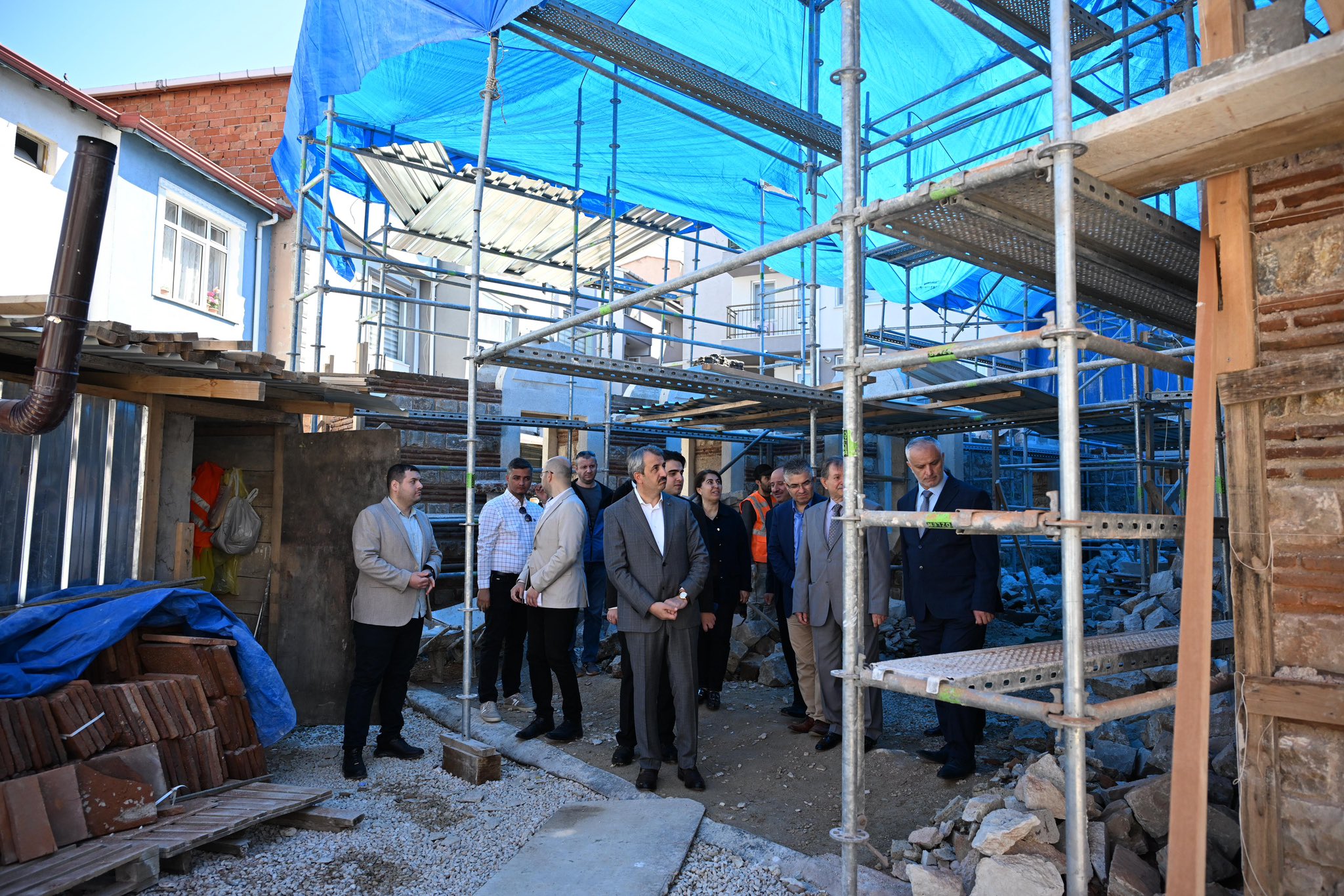 Edirne’de Eğitim ve Tarih Mesaisi: Vali Sezer Çalışmaları Yerinde İnceledi