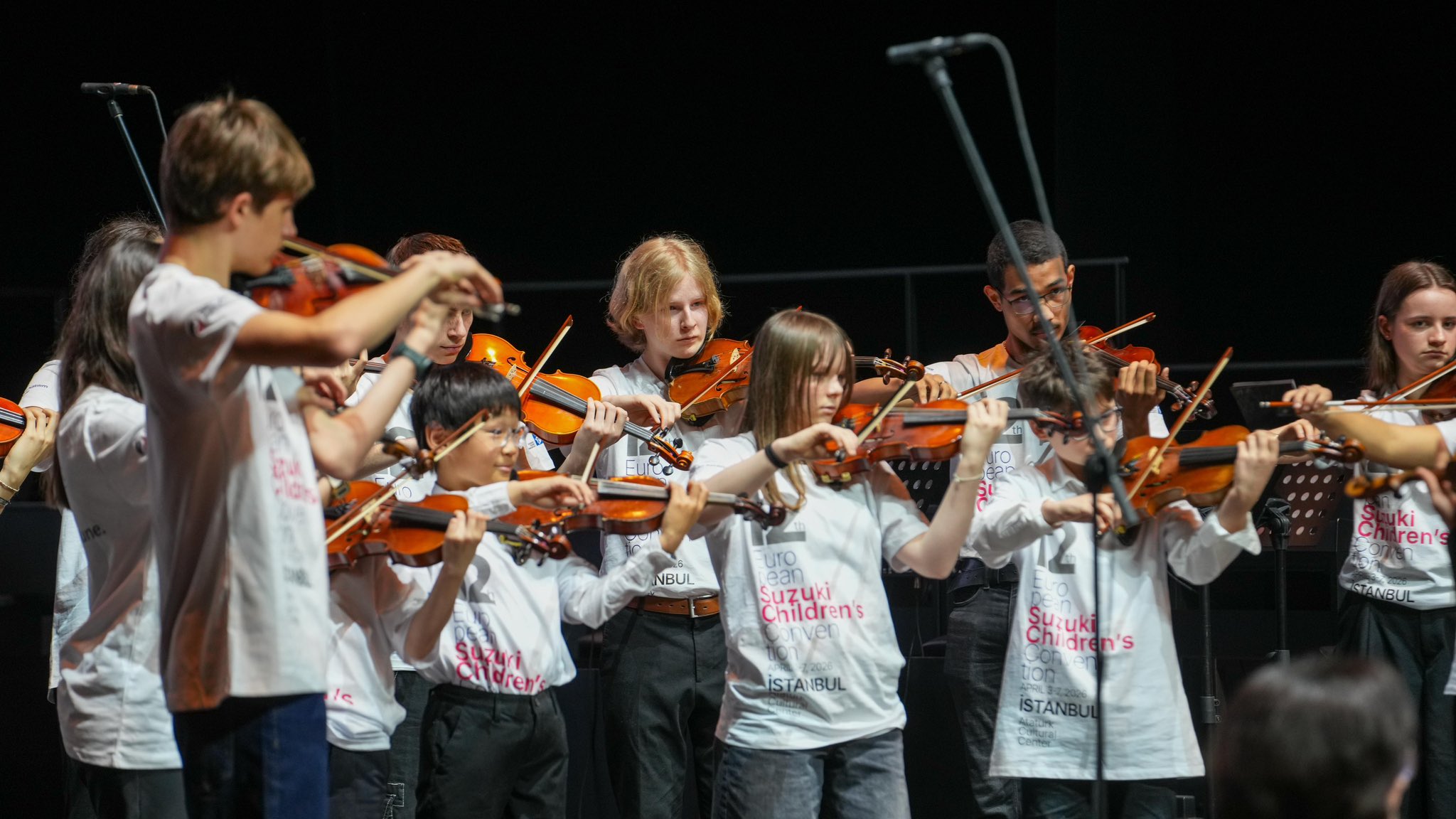 İstanbul’dan Dünyaya Barış Melodileri: 29 Ülkeden 1000 Çocuk Müzisyen AKM’de Buluştu