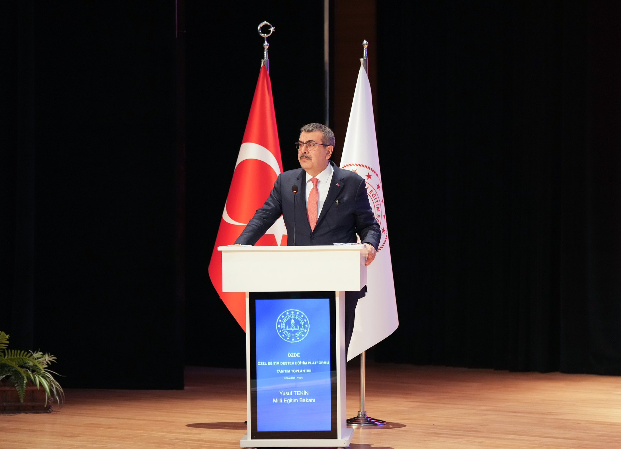 Bakan Tekin Duyurdu: Özel Eğitimde Dijital Dönem “ÖZDE” ile Başlıyor