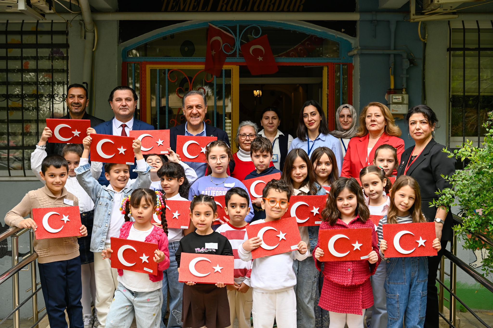 Safalı Yılmaz Tüzünataç Çocuk Kütüphanesi