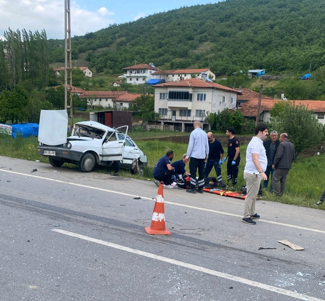 Amasya’da iki otomobilin çarpışması sonucu