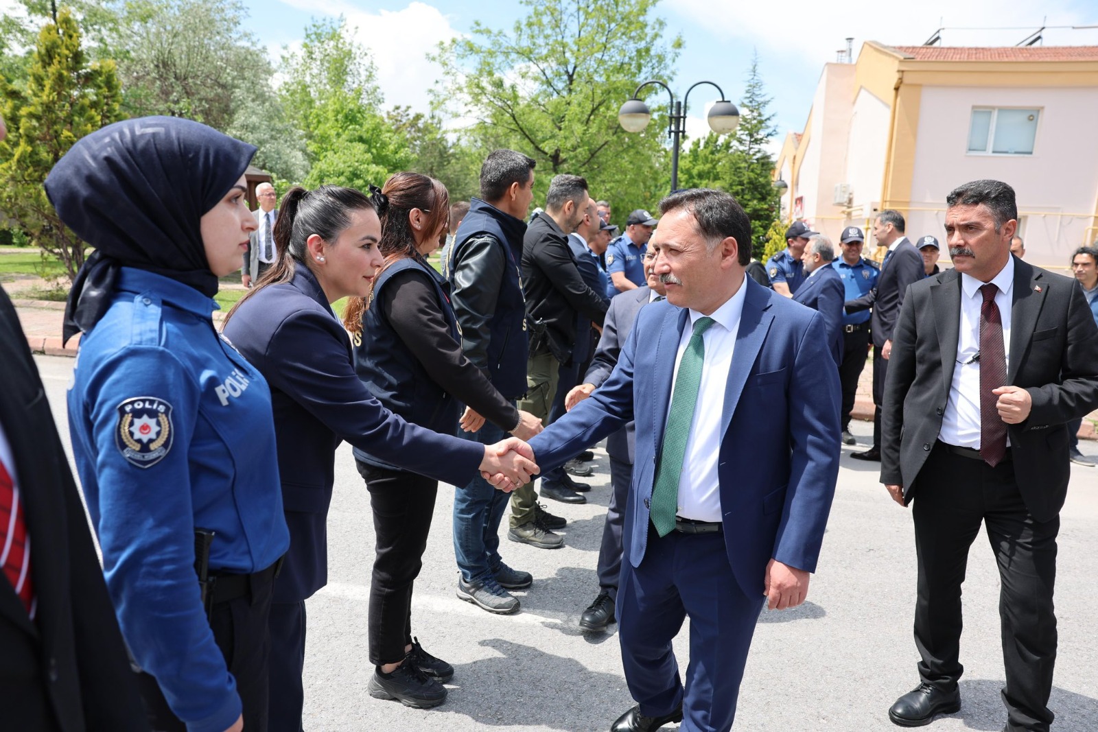 Kayseri Valisi Gökmen Çiçek’ten Emniyet ve Jandarma Personeline Bayram Ziyareti