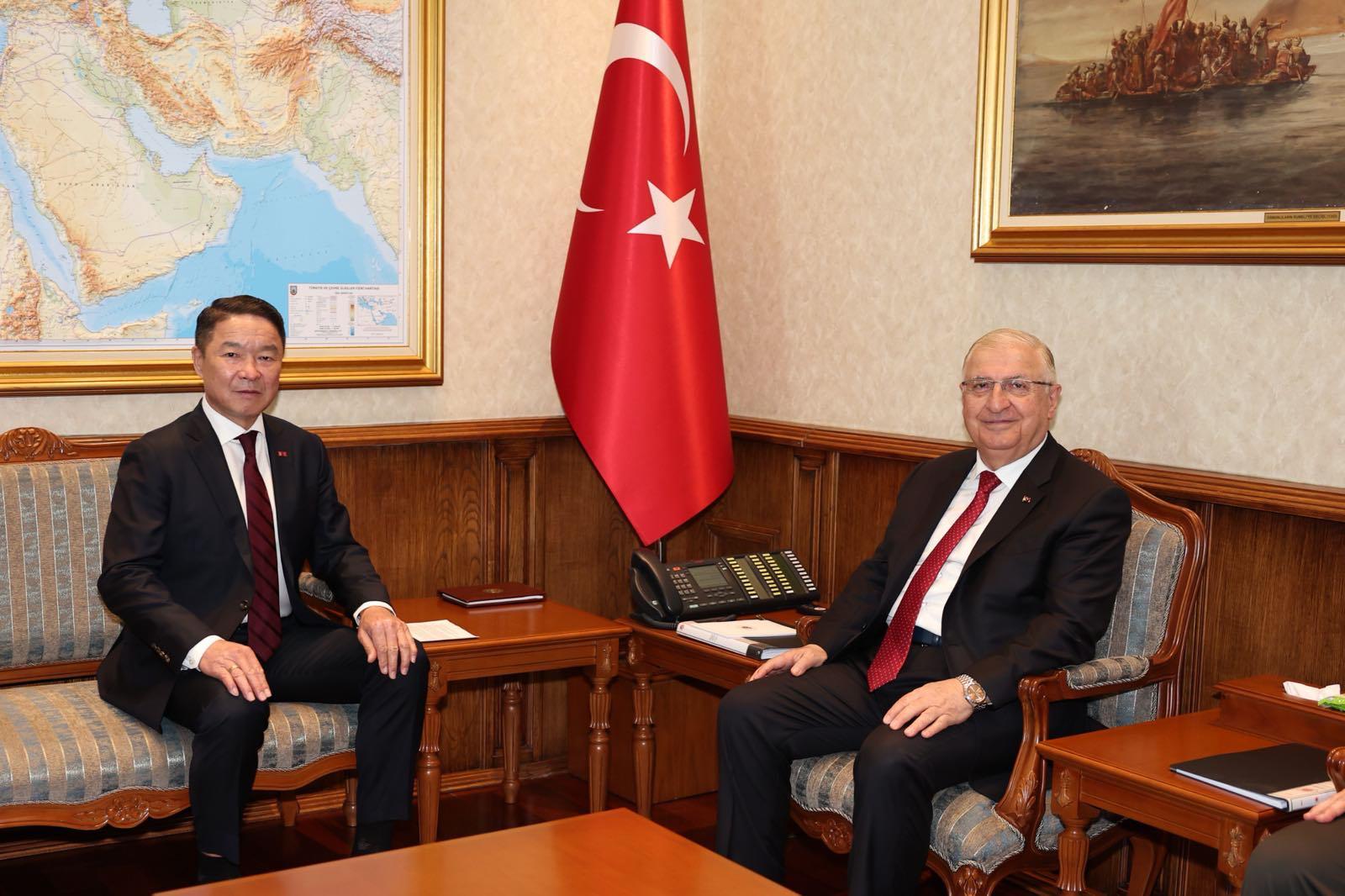 Milli Savunma Bakanı Yaşar Güler, Moğolistan Savunma Bakanı Damba Batlut İle Bir Araya Geldi