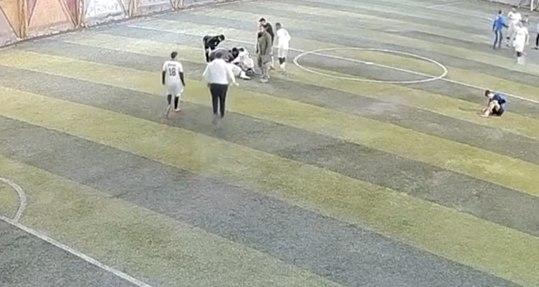 Malatya’da halı sahada futbol oynandığı