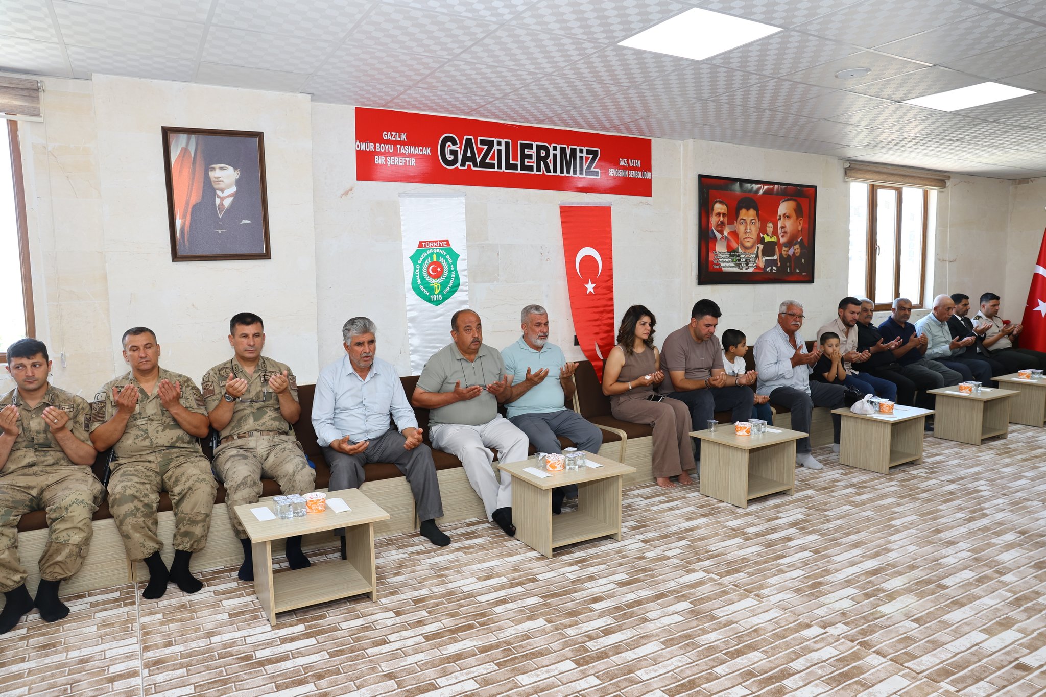 Adıyaman Valisi Abdullah Küçük Şehitler İçin Düzenlenen Mevlit Programına Katıldı