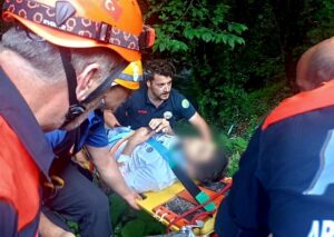 Motosiklet Kazasında Vadiye Düşen Sürücü Kurtarıldı
