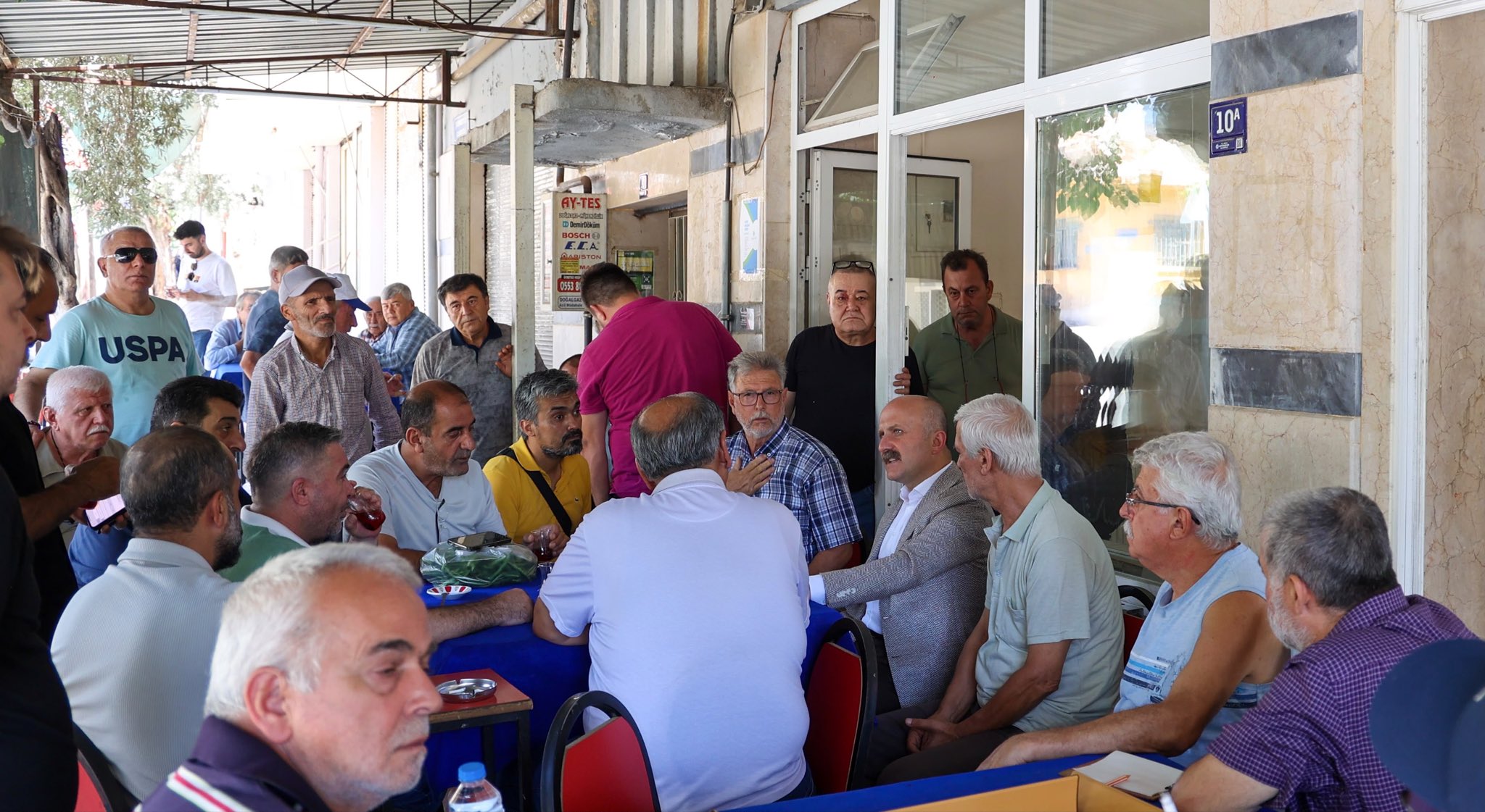 Vali Varol Çarşı Esnafı Ve Vatandaşlarla Bir Araya Geldi