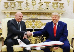 Lübnan Cumhurbaşkanı Avn Ve ABD Başkanı Trump Beyaz Saray’da Bir Araya Geldi