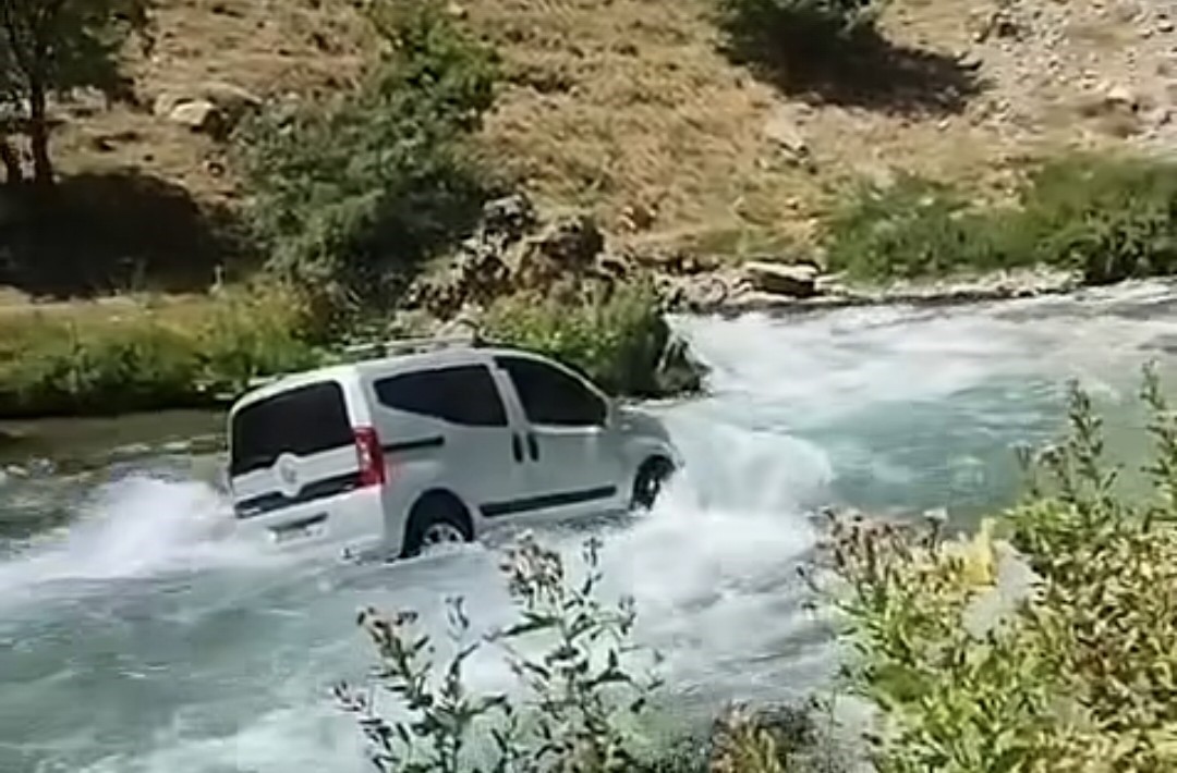 El freni çekilmeyen kamyonet Bahçesaray