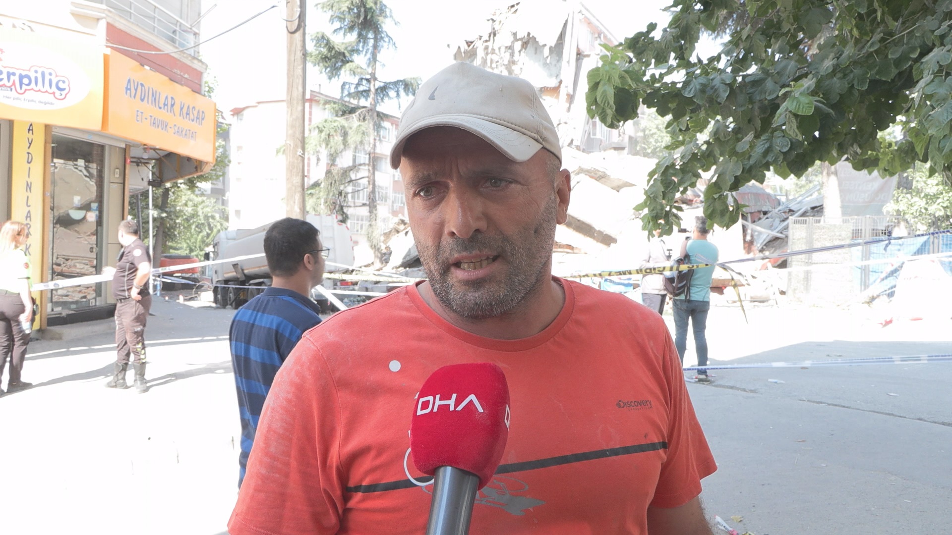 Bahçelievler’de Tahliye Edilen 4 Katlı Bina Çöktü: Bitişiğindeki Bina da YıkıldıBahçelievler, İstanbul, Yenibosna, bina çökmesi, kentsel dönüşüm, AFAD, itfaiye, göçük, asayiş