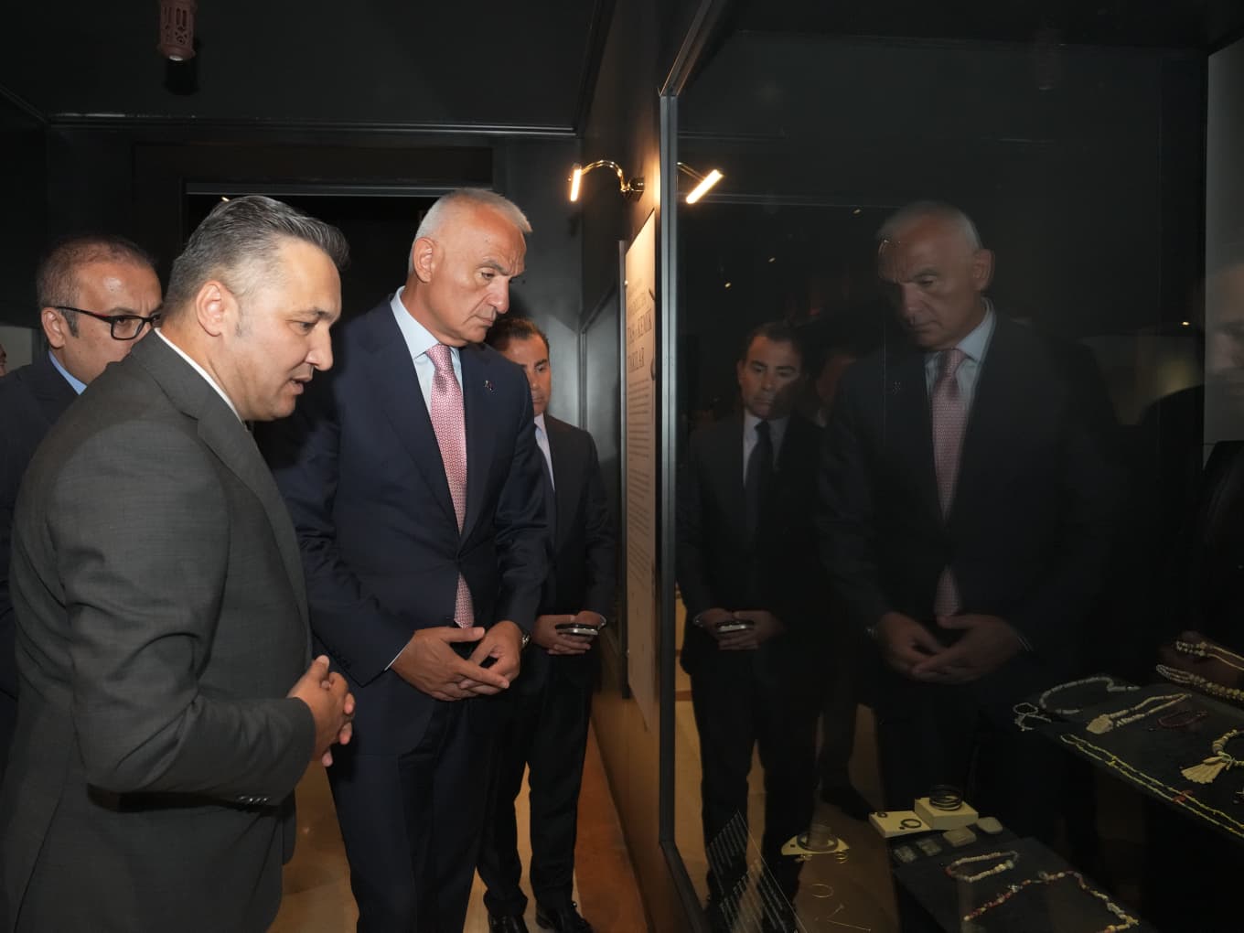 Bakan Ersoy Ankara Etnografya Müzesinde 12 Bin Yıllık Takı Sergisini Açtı