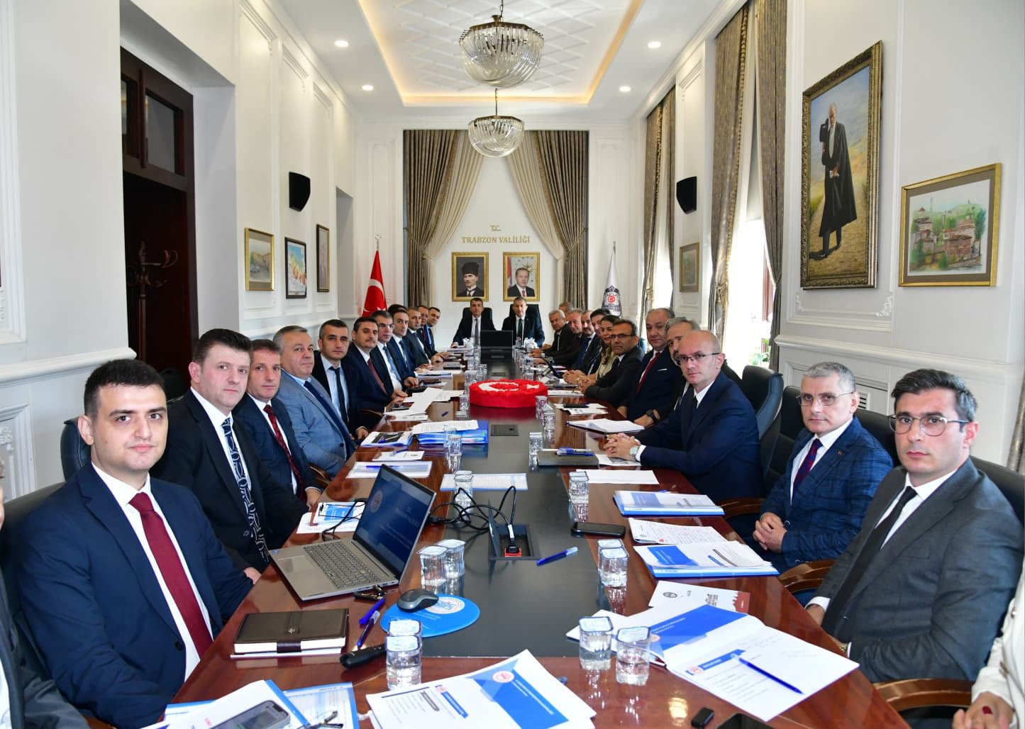 Trabzon Valisi Tahir Şahin Başkanlığında Vatandaş Memnuniyeti Toplantısı Gerçekleştirildi