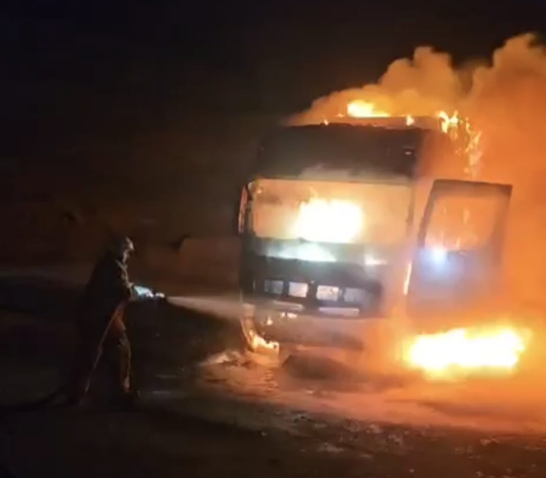 Belen’de Seyir Halindeki TIR Yandı