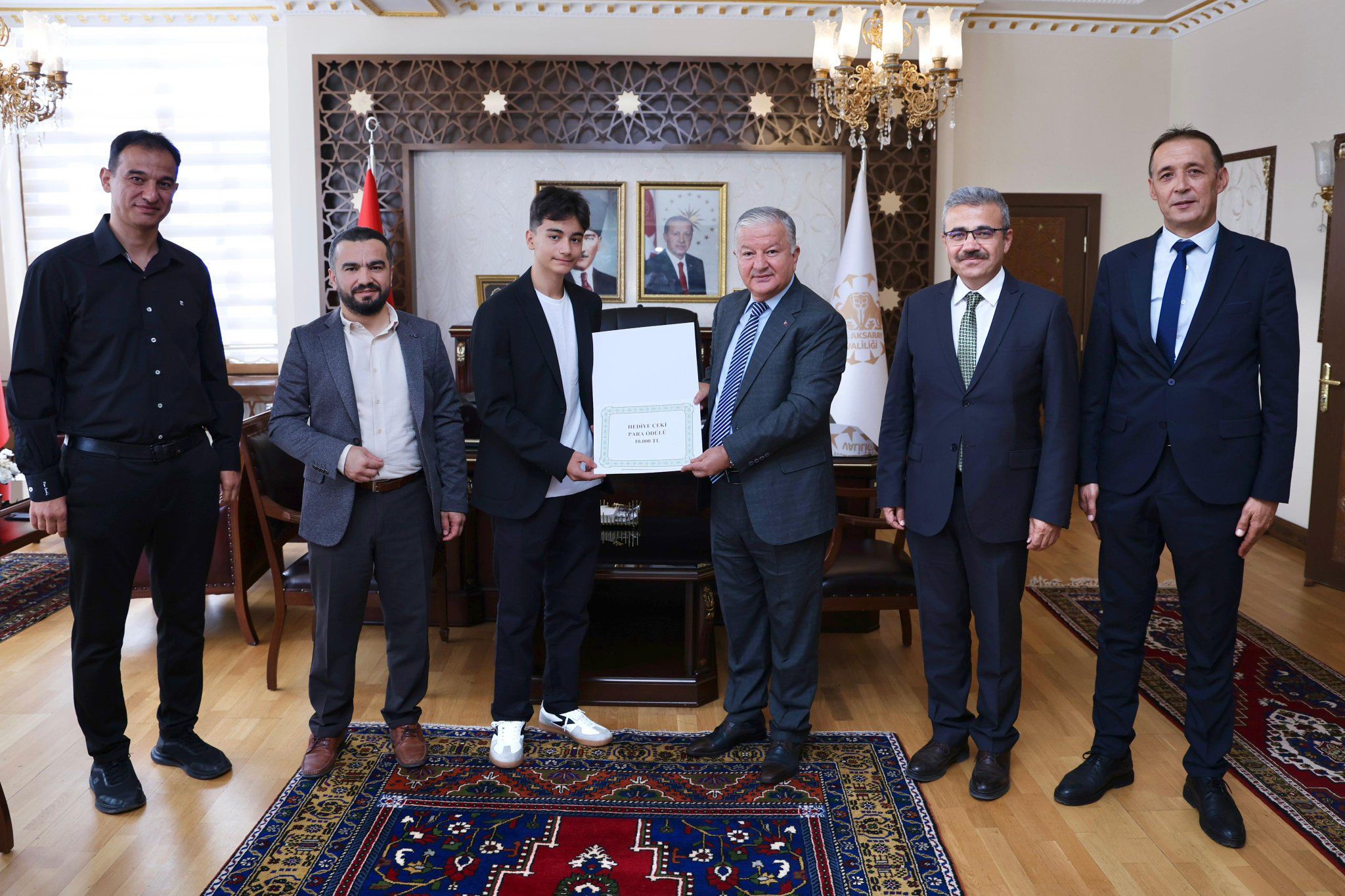 “Peygamberimiz” Temalı Yapay Zekâ Yarışmasında Türkiye Birincisi Kerem Said Çelik’e Ödül