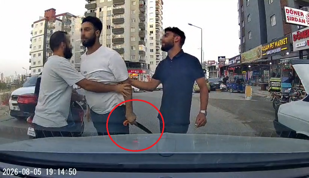 Adana’da trafikte çıkan ‘yol verme’