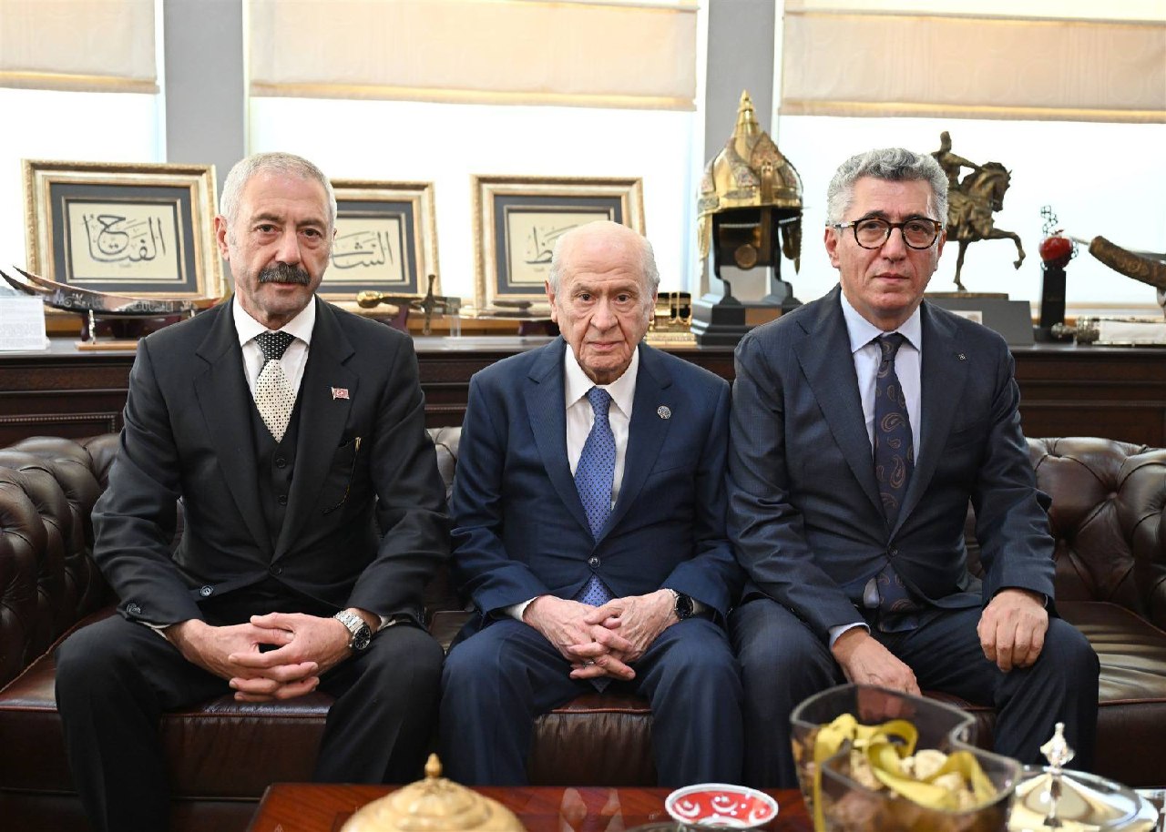 Devlet Bahçeli İki Ailenin Temsilcilerini Genel Merkezde Kabul Etti