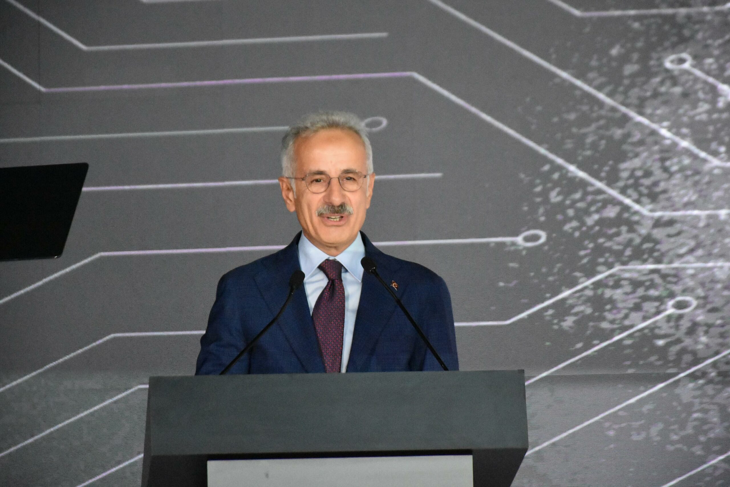 Bakan Uraloğlu: Ege Bölgesi’nin En Büyük Veri Merkezini Devreye Alıyoruz
