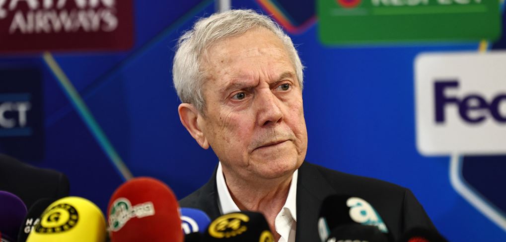 Fenerbahçe’de İsmail Kartal İstifadan Döndü