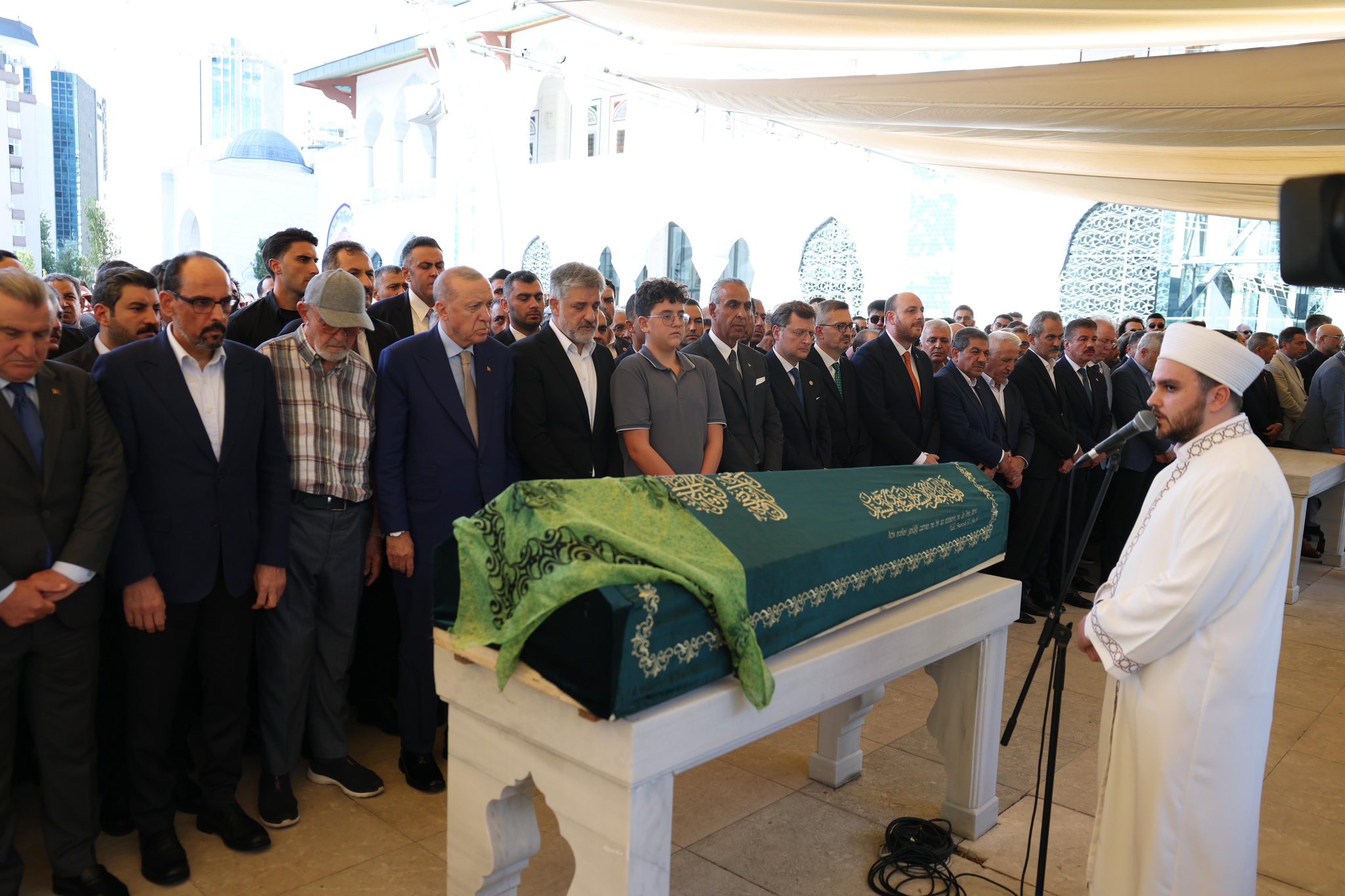 Cumhurbaşkanı Recep Tayyip Erdoğan, Emin Önen’in Kızı Fatma Zehra Önen’in Cenaze Törenine Katıldı