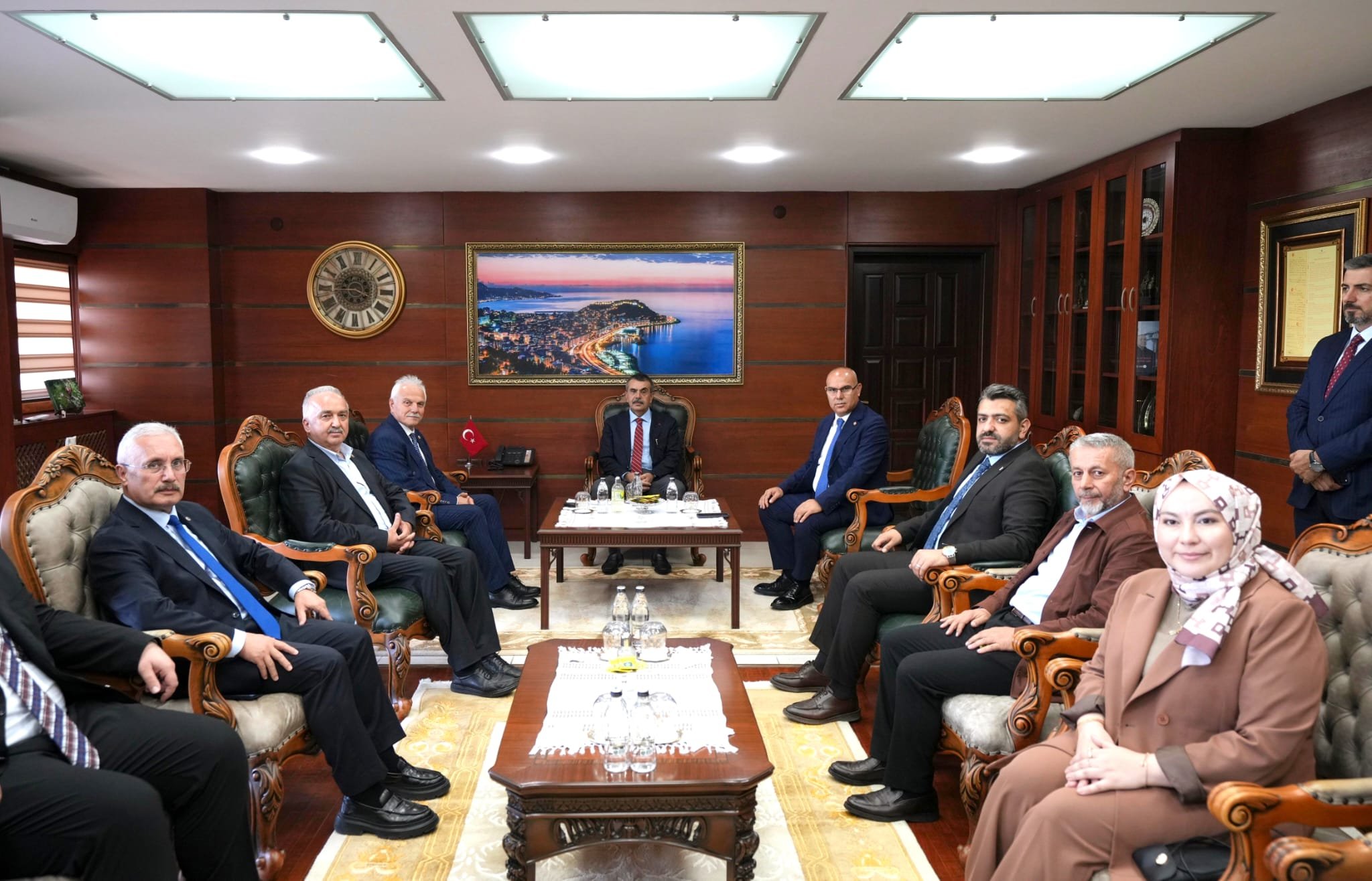 Milli Eğitim Bakanı Yusuf Tekin Giresun Valiliğini Ve Esnafı Ziyaret Etti