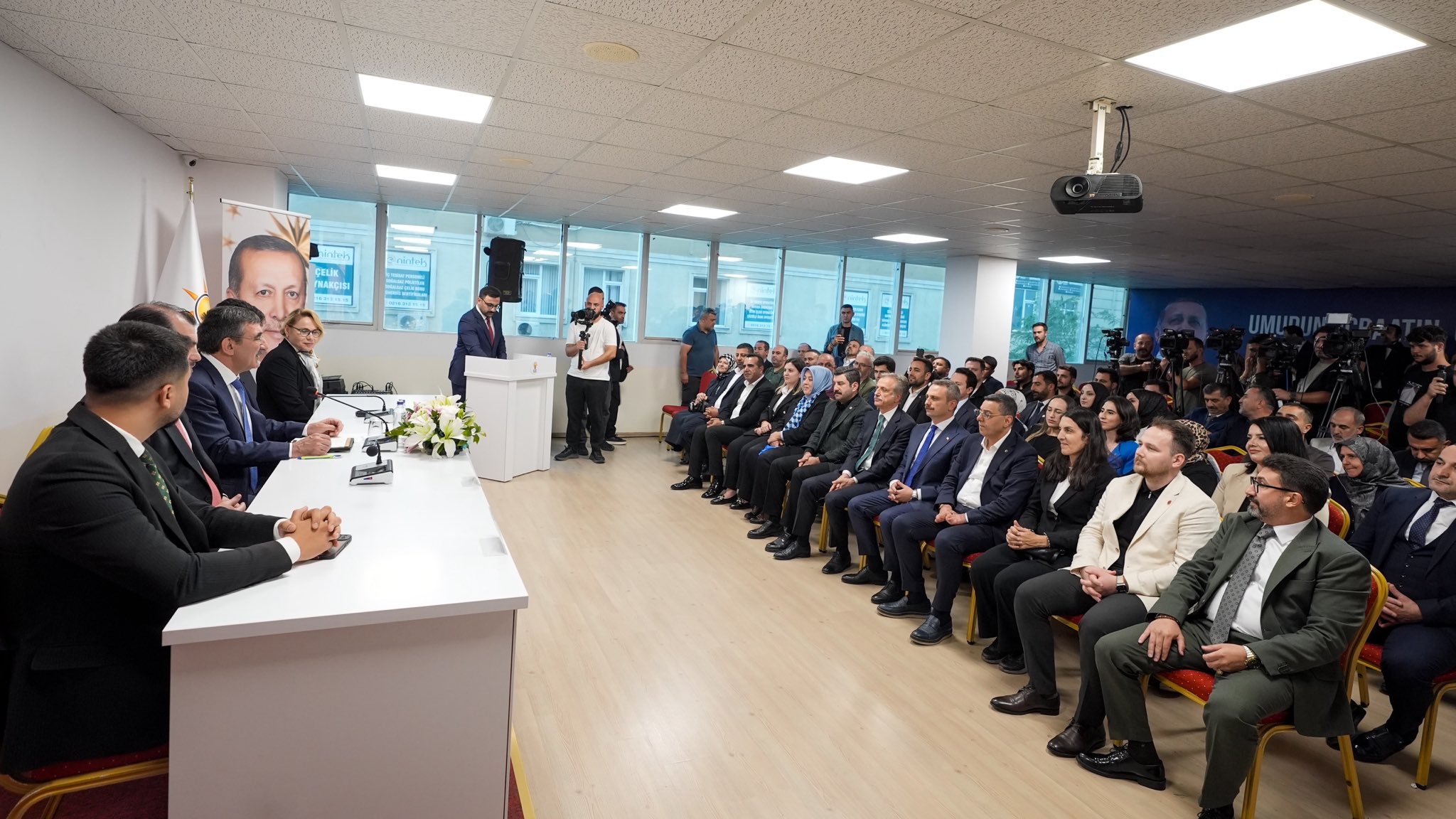 Cumhurbaşkanı Yardımcısı Cevdet Yılmaz Türkiye Yüzyılı Buluşmaları Kapsamında Tuzla’da