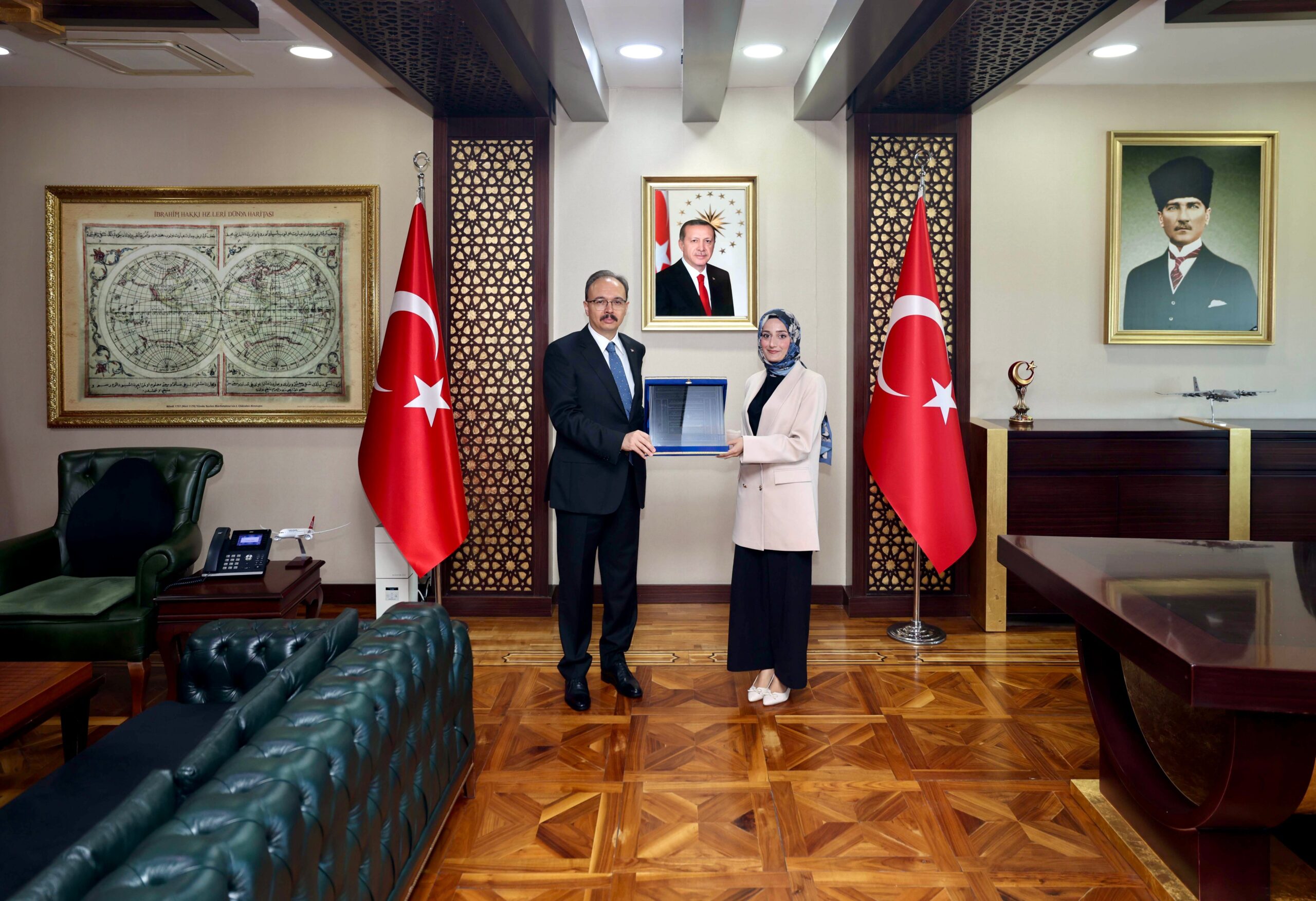 Siirt Valisi Kemal Kızılkaya’ya Ahilik Sancağı Takdim Edildi